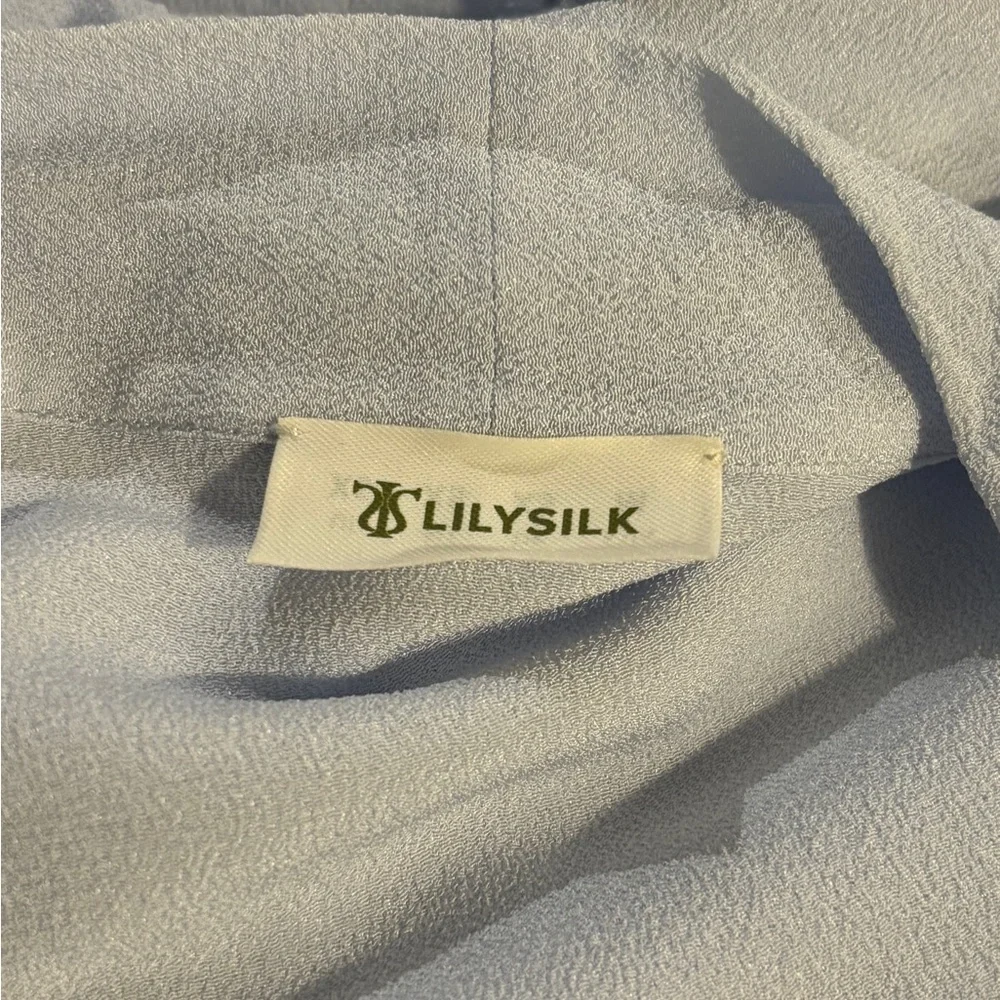Elegant Light Blue Lilysilk Women's Top. Size XS - Picture 5 of 10